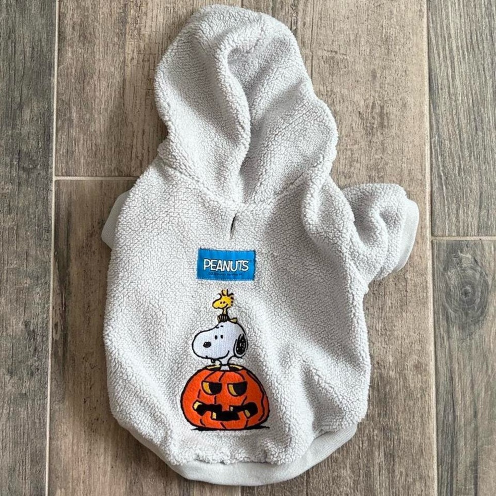 Peanuts Light Gray Dog Hoodie with Snoopy Design